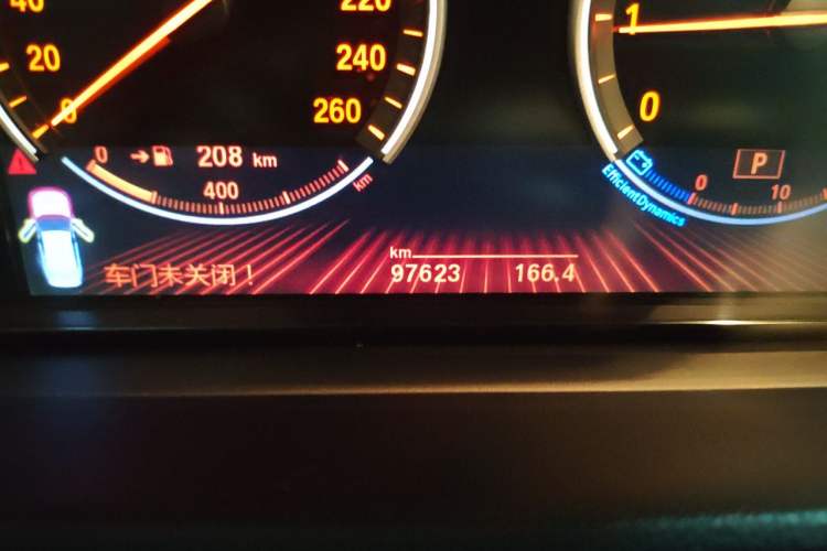 Used BMW 5 Series GT 2010 535i Leading Model Odometer Close Up
