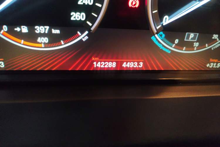Used BMW 5 Series GT 2010 535i Luxury Edition Odometer Close Up