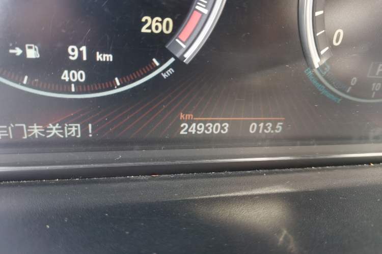 Used BMW 5 Series GT 2010 535i Luxury Edition Odometer Close Up