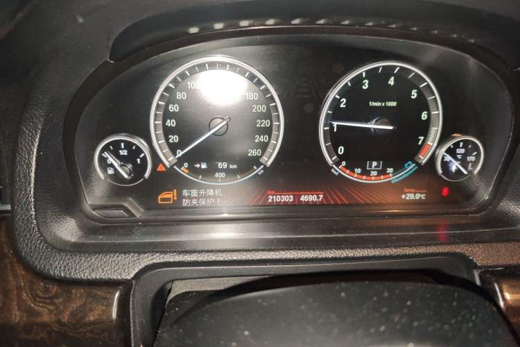 Used BMW 5 Series GT 2010 535i Leading Model Odometer Close Up