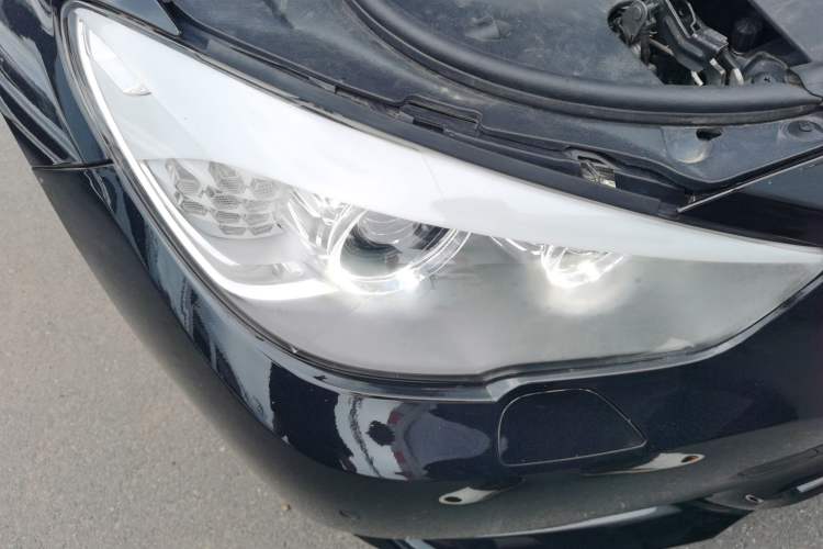Used BMW 5 Series GT 2010 535i Luxury Edition Right Front Headlight