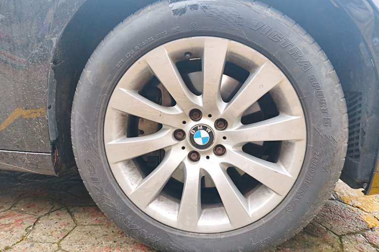 Used BMW 5 Series GT 2010 535i Luxury Edition Right Front Wheel Hub