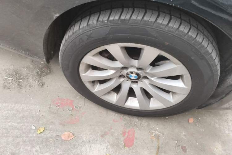 Used BMW 5 Series GT 2010 535i Leading Model Right Front Wheel Hub
