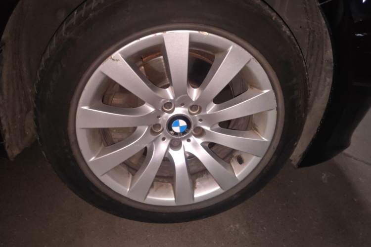 Used BMW 5 Series GT 2010 535i Leading Model Right Front Wheel Hub