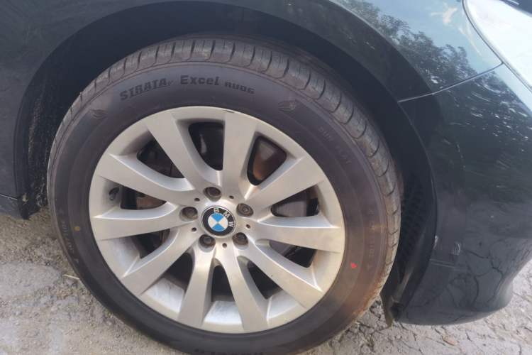 Used BMW 5 Series GT 2010 535i Luxury Edition Right Front Wheel Hub