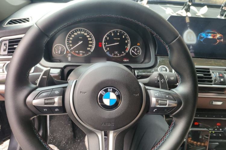 Used BMW 5 Series GT 2010 535i Luxury Edition Steering Wheel