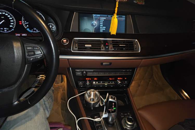 Used BMW 5 Series GT 2010 535i Luxury Edition Audio And AC Panel