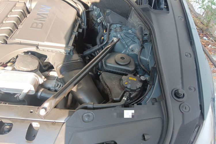 Used BMW 5 Series GT 2010 535i Luxury Edition Engine Bay Left