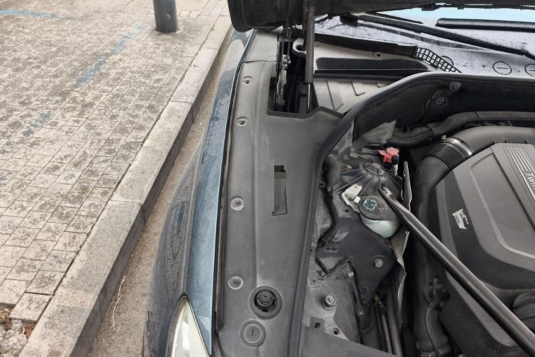Used BMW 5 Series GT 2010 535i Luxury Edition Engine Bay Right