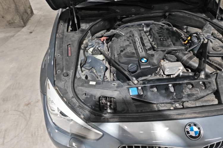 Used BMW 5 Series GT 2010 535i Luxury Edition Engine Bay Right