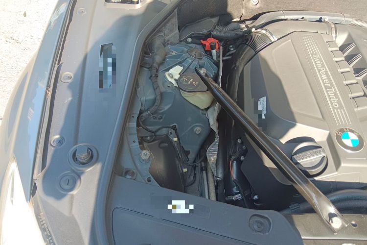 Used BMW 5 Series GT 2010 535i Luxury Edition Engine Bay Right