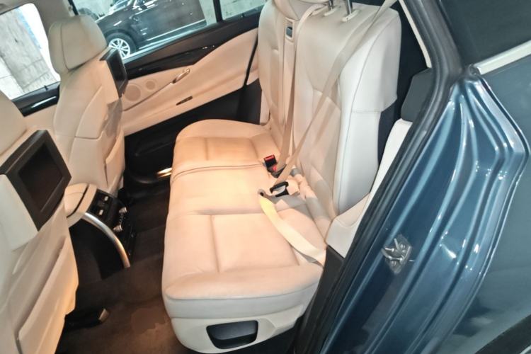 Used BMW 5 Series GT 2010 535i Luxury Edition Left Rear Seat