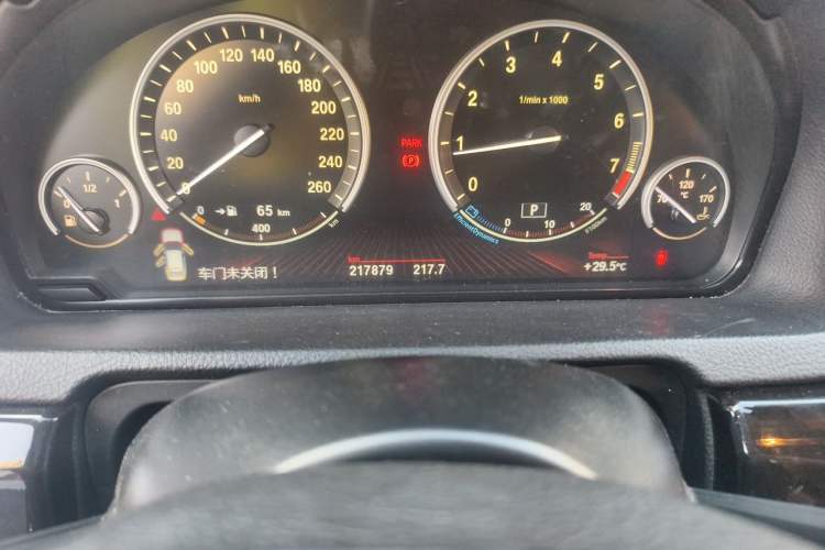 Used BMW 5 Series GT 2010 535i Leading Model Odometer Close Up