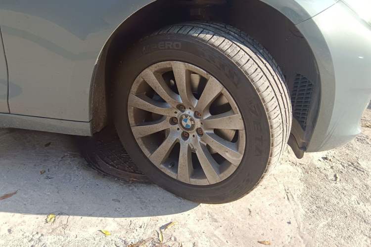 Used BMW 5 Series GT 2010 535i Luxury Edition Right Front Wheel Hub