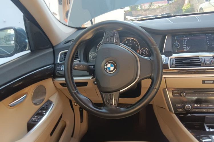 Used BMW 5 Series GT 2010 535i Luxury Edition Steering Wheel