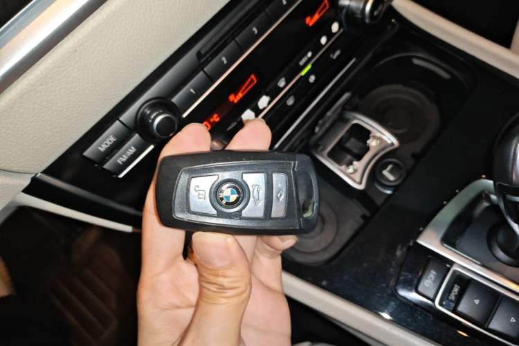 Used BMW 5 Series GT 2010 535i Luxury Edition Vehicle Key