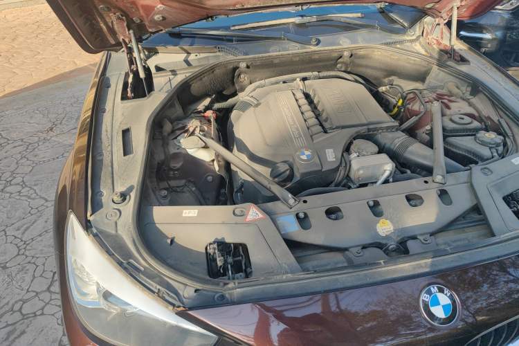 Used BMW 5 Series GT 2010 535i Luxury Edition Engine Bay Right