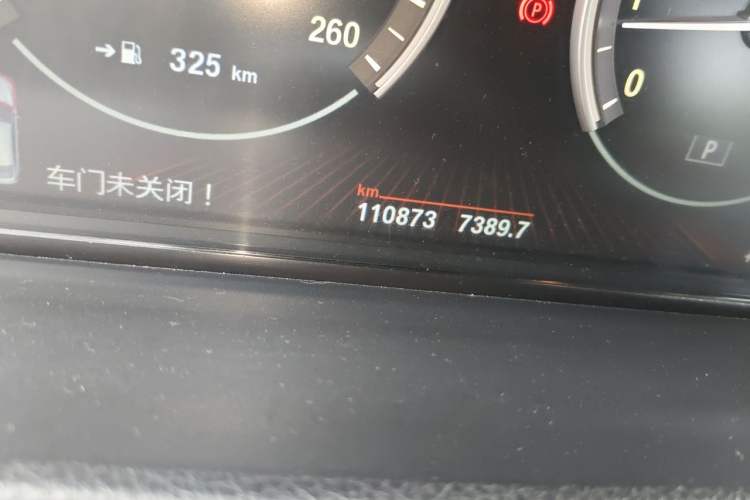 Used BMW 5 Series GT 2010 535i Leading Model Odometer Close Up