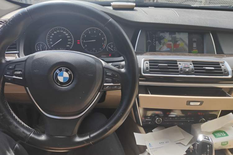 Used BMW 5 Series GT 2010 535i Leading Model Audio And AC Panel