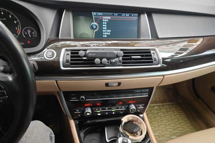 Used BMW 5 Series GT 2010 535i Luxury Edition Audio And AC Panel
