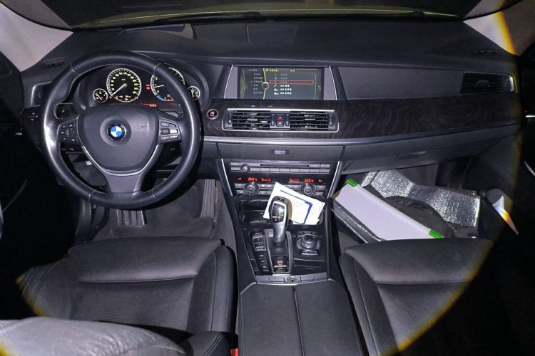Used BMW 5 Series GT 2010 550i xDrive Center Console