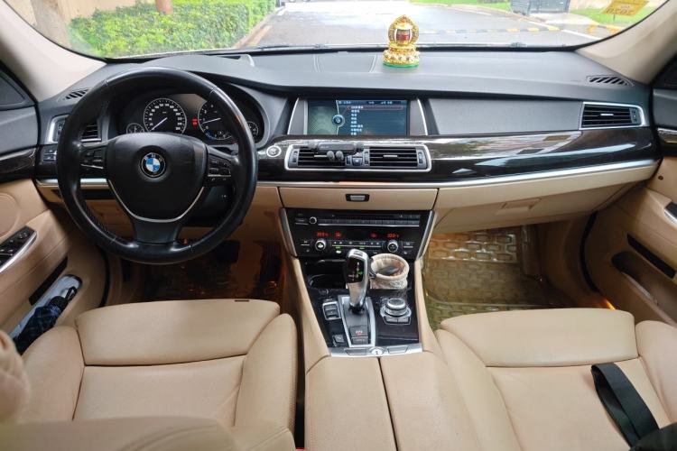 Used BMW 5 Series GT 2010 535i Luxury Edition Center Console