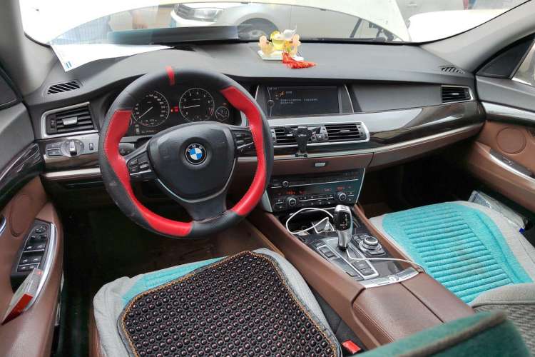 Used BMW 5 Series GT 2010 535i Leading Model Center Console