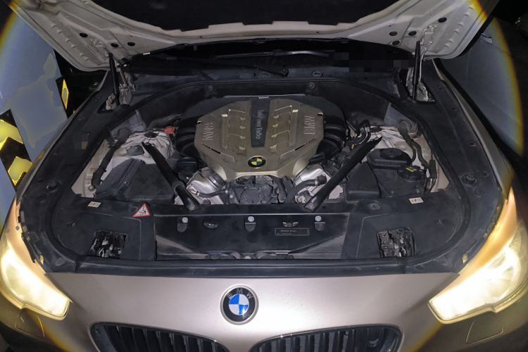 Used BMW 5 Series GT 2010 550i xDrive Engine Bay