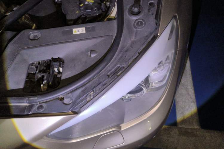 Used BMW 5 Series GT 2010 535i Luxury Edition Engine Bay Left