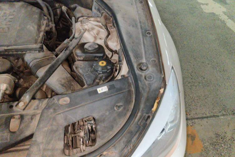 Used BMW 5 Series GT 2010 535i Luxury Edition Engine Bay Left