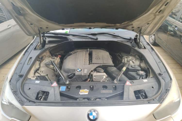 Used BMW 5 Series GT 2010 535i Leading Model Engine Bay
