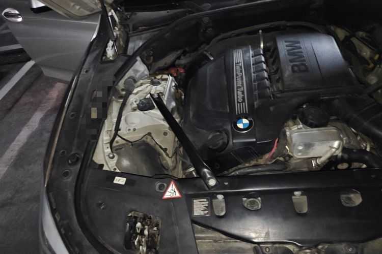 Used BMW 5 Series GT 2010 535i Luxury Edition Engine Bay Right