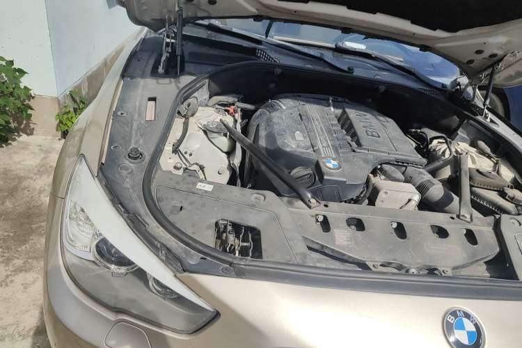 Used BMW 5 Series GT 2010 535i Leading Model Engine Bay Right