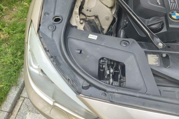 Used BMW 5 Series GT 2010 535i Leading Model Engine Bay Right