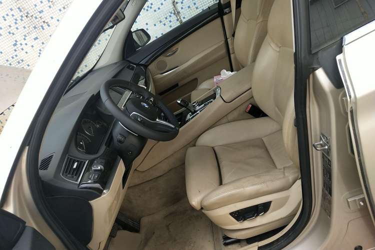 Used BMW 5 Series GT 2010 535i Leading Model Left Front Seat