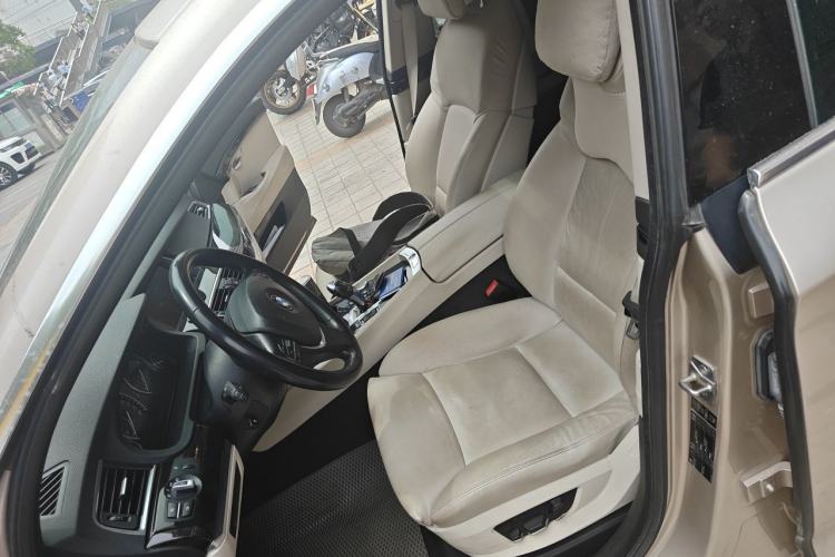 Used BMW 5 Series GT 2010 535i Luxury Edition Left Front Seat