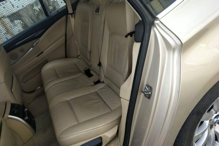 Used BMW 5 Series GT 2010 535i Leading Model Left Rear Seat