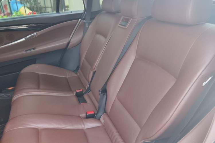 Used BMW 5 Series GT 2010 535i Leading Model Left Rear Seat