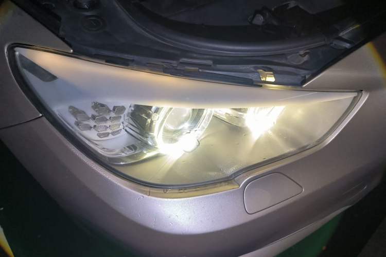 Used BMW 5 Series GT 2010 550i xDrive Right Front Headlight