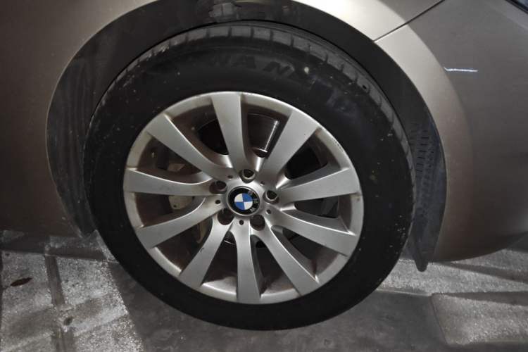 Used BMW 5 Series GT 2010 535i Luxury Edition Right Front Wheel Hub