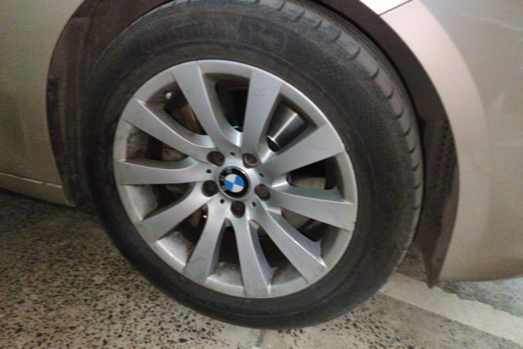 Used BMW 5 Series GT 2010 535i Luxury Edition Right Front Wheel Hub