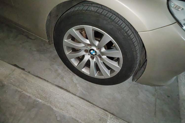 Used BMW 5 Series GT 2010 535i Leading Model Right Front Wheel Hub