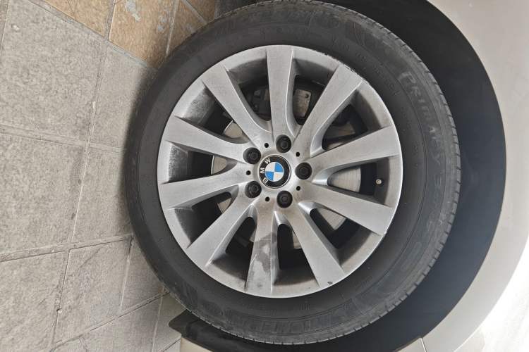 Used BMW 5 Series GT 2010 535i Luxury Edition Right Front Wheel Hub
