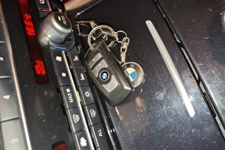 Used BMW 5 Series GT 2010 535i Luxury Edition Vehicle Key