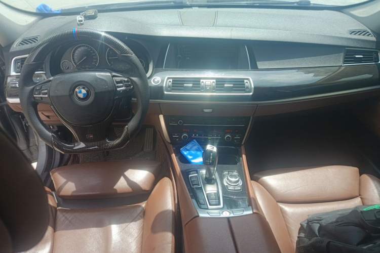 Used BMW 5 Series GT 2010 535i Leading Model Center Console