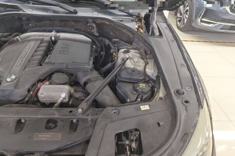 Used BMW 5 Series GT 2010 535i Leading Model Engine Bay Left