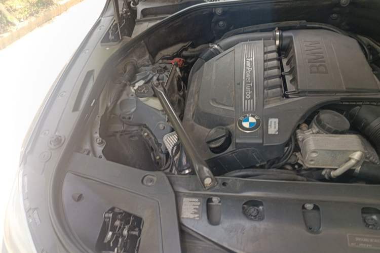 Used BMW 5 Series GT 2010 535i Leading Model Engine Bay Right