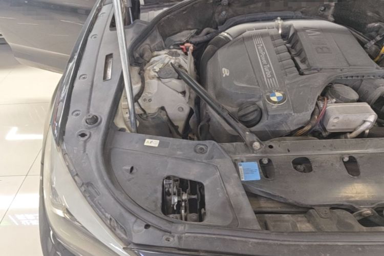 Used BMW 5 Series GT 2010 535i Leading Model Engine Bay Right