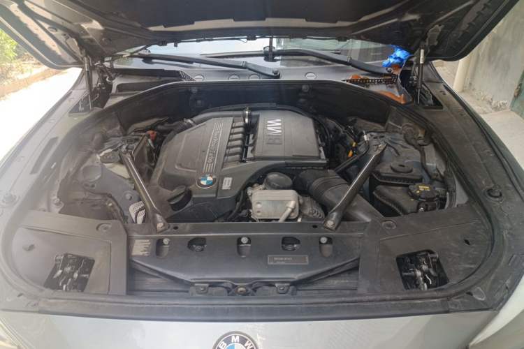 Used BMW 5 Series GT 2010 535i Leading Model Engine Bay