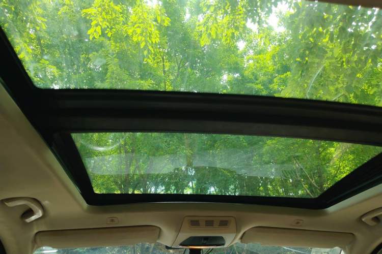 Used BMW 5 Series GT 2010 535i Luxury Edition Headliner